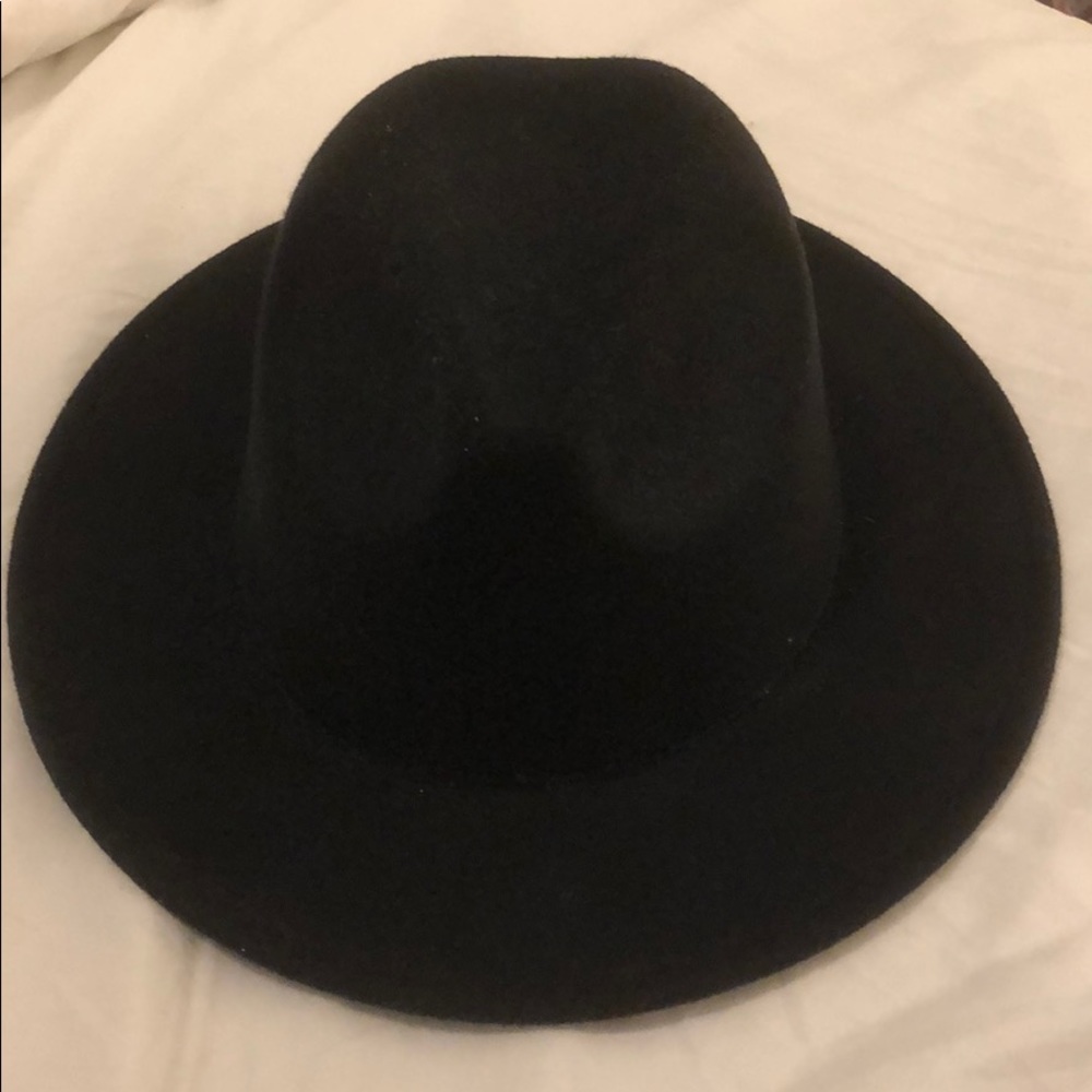 Short brimmed panama style hat // Black